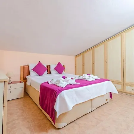 Appartement Kalkanda Merkezde Haftalik Kiralik Daire Kaş