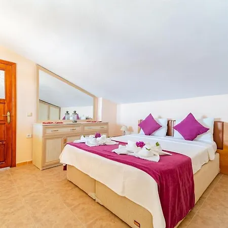 Kalkanda Merkezde Haftalik Kiralik Daire Appartement Kaş
