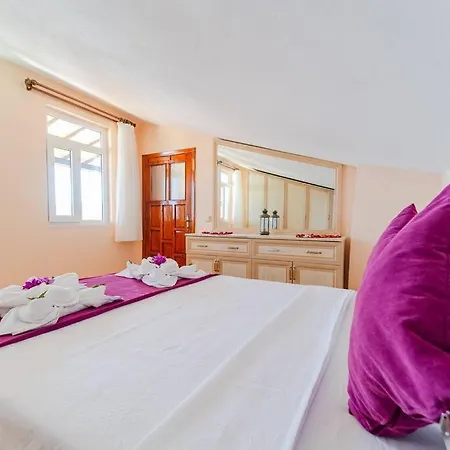 Kalkanda Merkezde Haftalik Kiralik Daire * Kaş