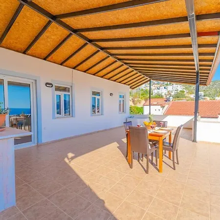 Kalkanda Merkezde Haftalik Kiralik Daire Appartement *
